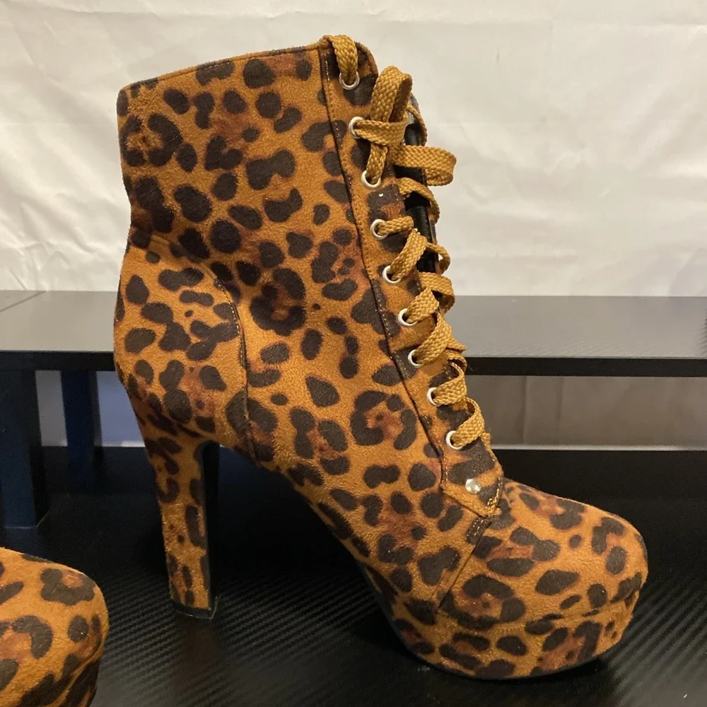Women's Cheetah‎ Print Boots Size 10 (42)